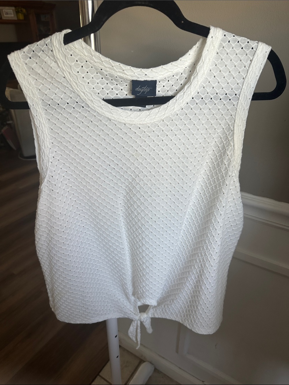 Daytrip White Open-Knit Sleeveless Tie-Front Tank